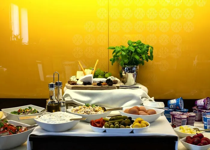 Hotton Hotel